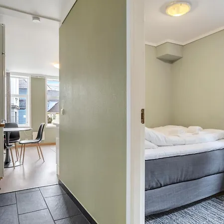 Easy Living Apartment *